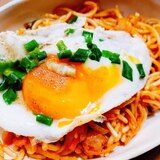 目玉焼きのせナポリタン